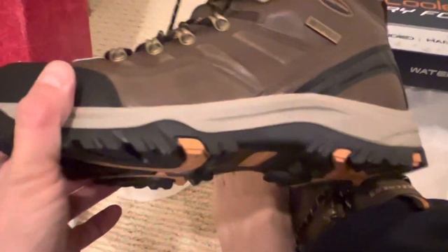 Skechers Waterproof Boats w/ Air-Cooled Memory Foam Unboxing смотреть онлайн