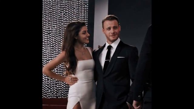 В последние дни сообщали о том, что Ханде Эрчель была замечена вместе с Керемом Бурсином!