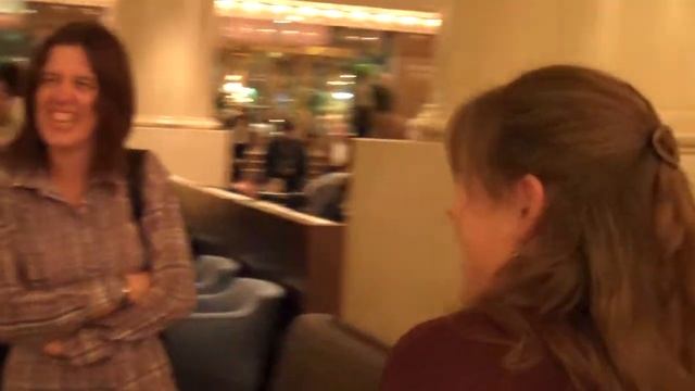 Oracle ACE Directors waiting in line to check in at the Hilton hotel in San Francisco смотреть онлайн