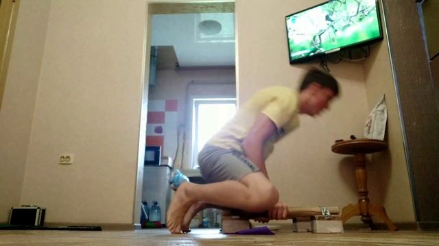 Отжимания в горизонте ноги врозь. смотреть онлайн