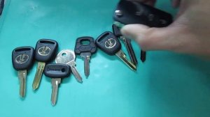 Ключи замка зажигания и выкидной ключ на ВАЗ