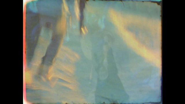 Премьера! Coldplay - Birds (Official video) 2016 смотреть онлайн