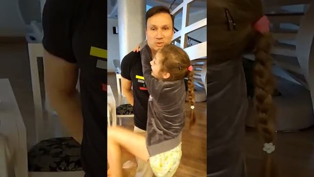 Папа вернулся домой смотреть онлайн