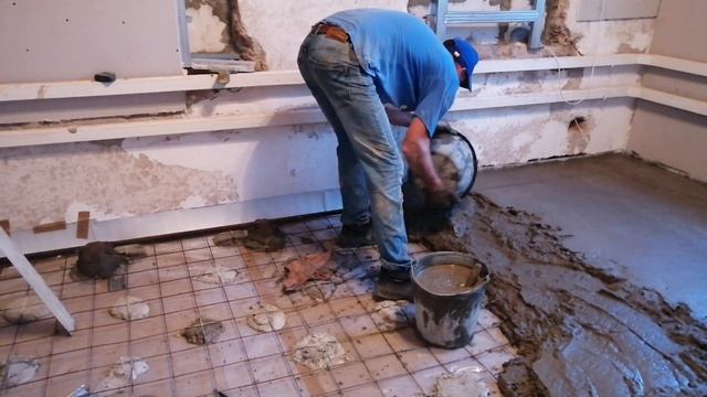 Заливаем пол в доме. смотреть онлайн