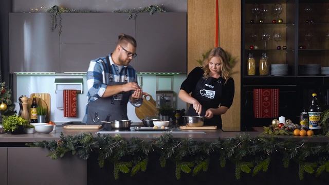 Куриные бедрышки с гарниром из гороха | Картофельные и мясные крокеты | В гостях - Алена Глод смотреть онлайн