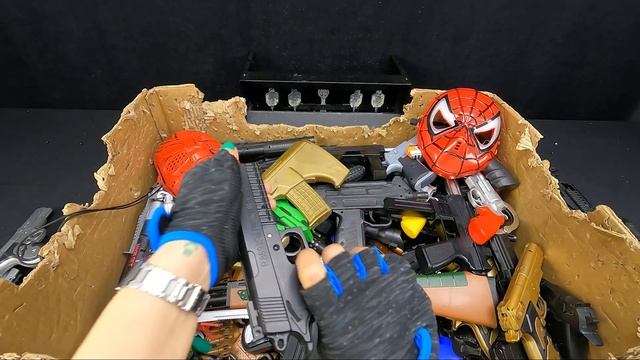 Legendary Spiderman Masks, Toy Guns, Desert Eagles, Dangerous Bead-Throwing Toy Guns смотреть онлайн