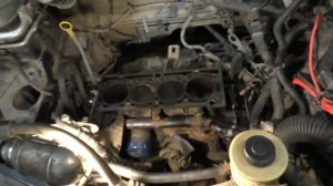 Снятие ГБЦ Рено Логан 1,6 8V 2006 г. ВСЁ из за шпильки коллектора...