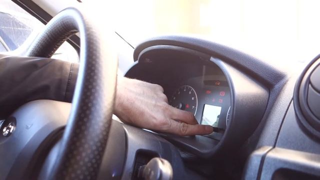 Как правильно отключить зуммер не пристегнутых ремней на автомобиле Лада Гранта. смотреть онлайн