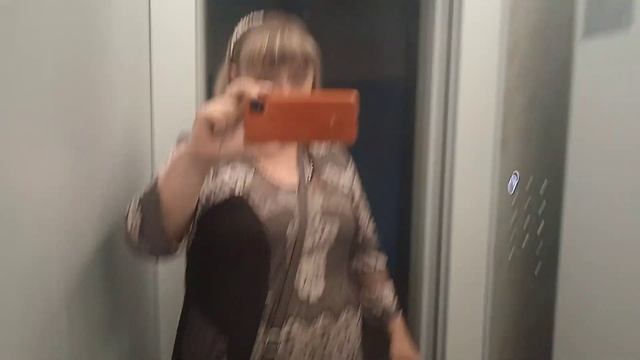 Новый лифт запустили смотреть онлайн