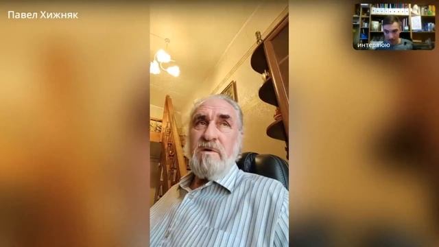 микрофон у рта с пастором Павлом Хижняком 