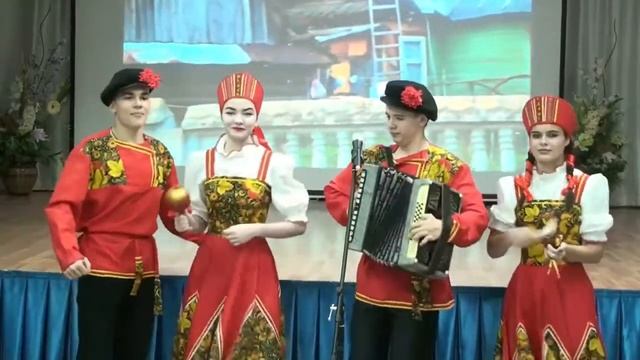 Песня "Ярко над волгой светит звезда" на гармошке. смотреть онлайн