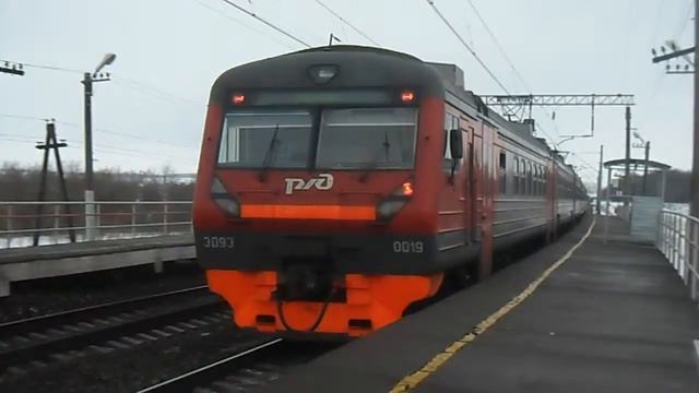 Электропоезд ЭД9Э-0019 смотреть онлайн