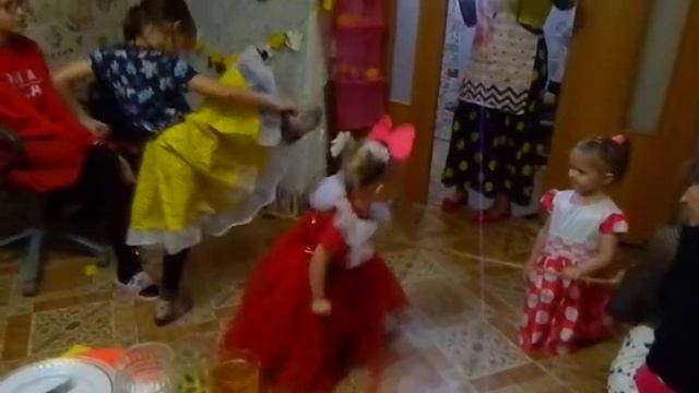 день рождения Лизы в стиле Микки мауса DSCN1390 смотреть онлайн