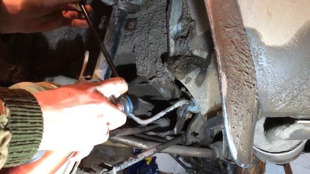 Замена задних стоек стабилизатора на Renault Duster 1.5 Dsi 2013 года