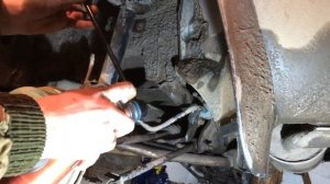 Замена задних стоек стабилизатора на Renault Duster 1.5 dsi 2013 года