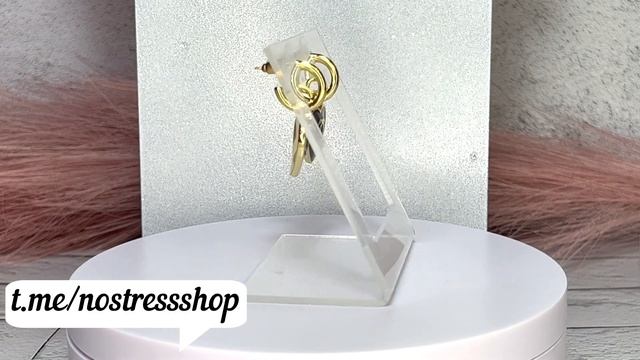 Серьги Chanel с черной эмалью и гравировкой смотреть онлайн