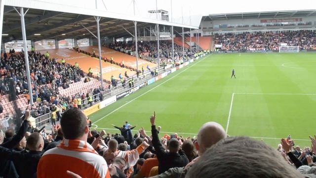 WOW! BLOOMFIELD ROAD BOUNCING | Blackpool Vs Preston | Derby Day смотреть онлайн