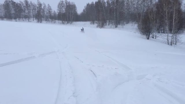 человек первый раз на гусенечном мотоцикле)) 2
