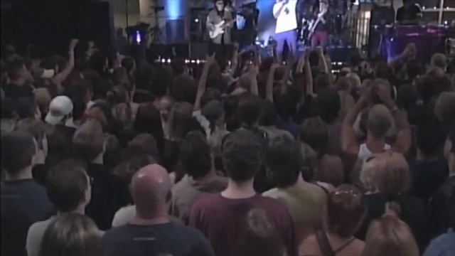 Mark Z Danielewski and Poe perform Hey Pretty at the Rock N Roll Hall of Fame смотреть онлайн