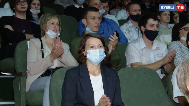 Чествованием преподавателей и студентов в ЕГУ им. И.А. Бунина отметили День знаний смотреть онлайн