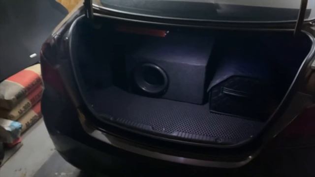 Распаковка, внешний обзор и установка DL Audio Barracuda 1.900 смотреть онлайн