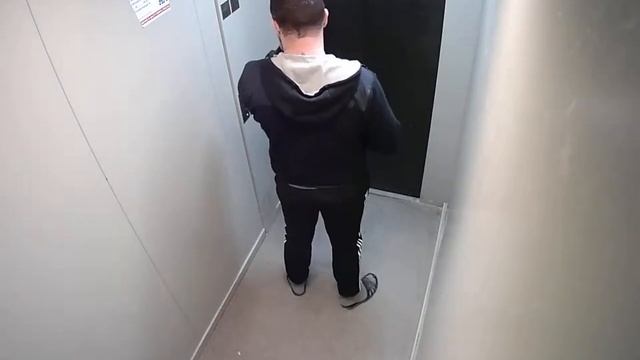 IP камера Trassir TR D4111IR1V2 в лифте