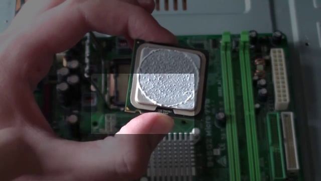 4. Устанавливаем процессор в сокет