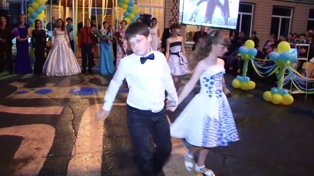 Вальс для випускників Ставкове смотреть онлайн