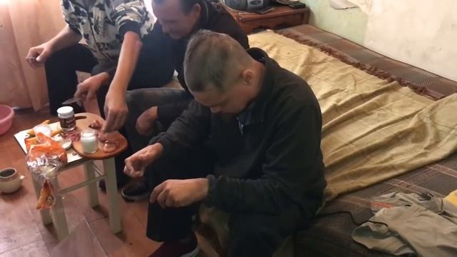 ВЛОГ:ТАРАКАНЫ ЗАХВАТИЛИ КВАРТИРУ/СЪЕЛ СЫРОЕ БЫЧЬЕ ЯЙЦО!!! смотреть онлайн