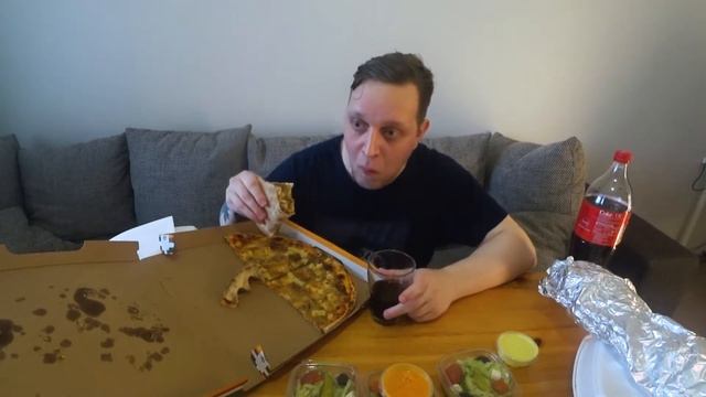 МУКБАНГ ПРОБУЮ ВСЕ МЕНЮ ФИНСКОЙ ЗАБЕГАЛОВКИ