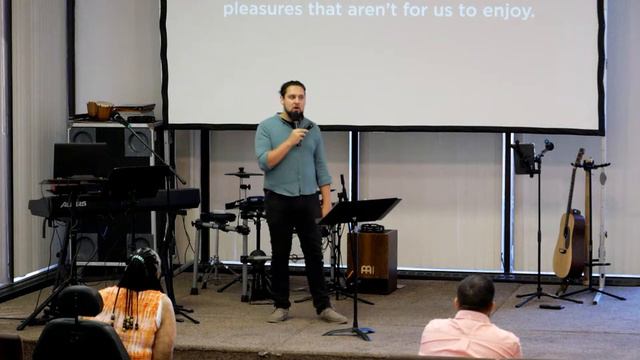 7.3 Sunday Service смотреть онлайн