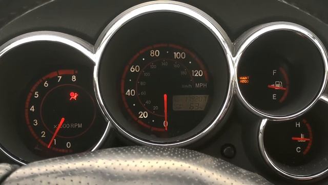 Toyota - Matrix - 2005 - XR: Gauge Cluster Startup Sequence смотреть онлайн