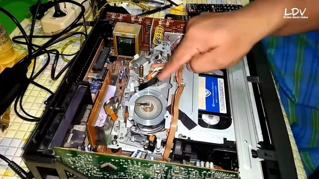 player vhs aiwa stereo video recorder KX10 смотреть онлайн