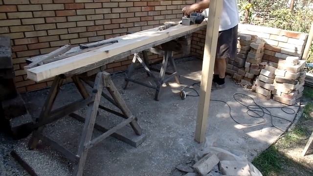 Как строгать электро рубанком длинные доски для стропил от Дачного мастера смотреть онлайн