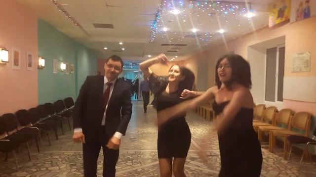 Танцы до упада! Так живут люди в секте! смотреть онлайн
