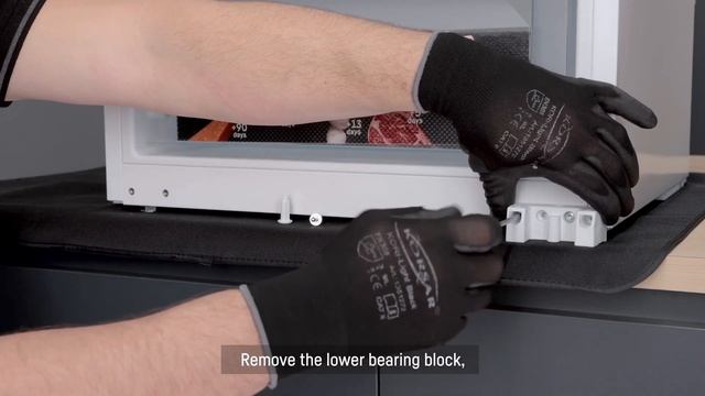 How to - Switching door hinges (refrigerators & freezers with a sliding door) | Liebherr смотреть онлайн