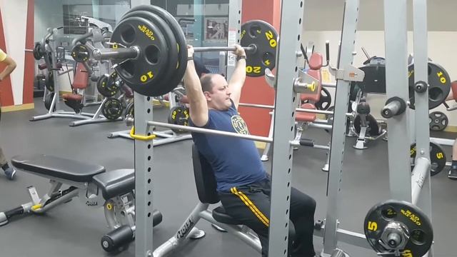 Жим штанги сидя (Gold's gym YEREVAN) 110×3раз. 29 ноября 2017 г. смотреть онлайн