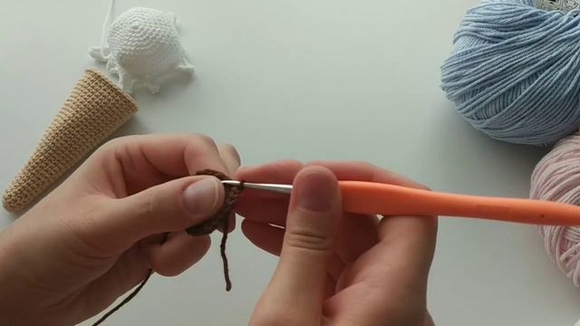 МОРОЖЕНОЕ АМИГУРУМИ МАСТЕР КЛАСС. AMIGURUMI ICE-CREAM PATTERN смотреть онлайн