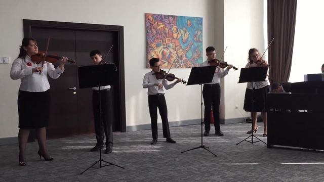 "Черемшина" Василь Михайлюк - Ансамбль скрипачей школы №3 имени Саида Рустамова г. Сумгаит смотреть онлайн