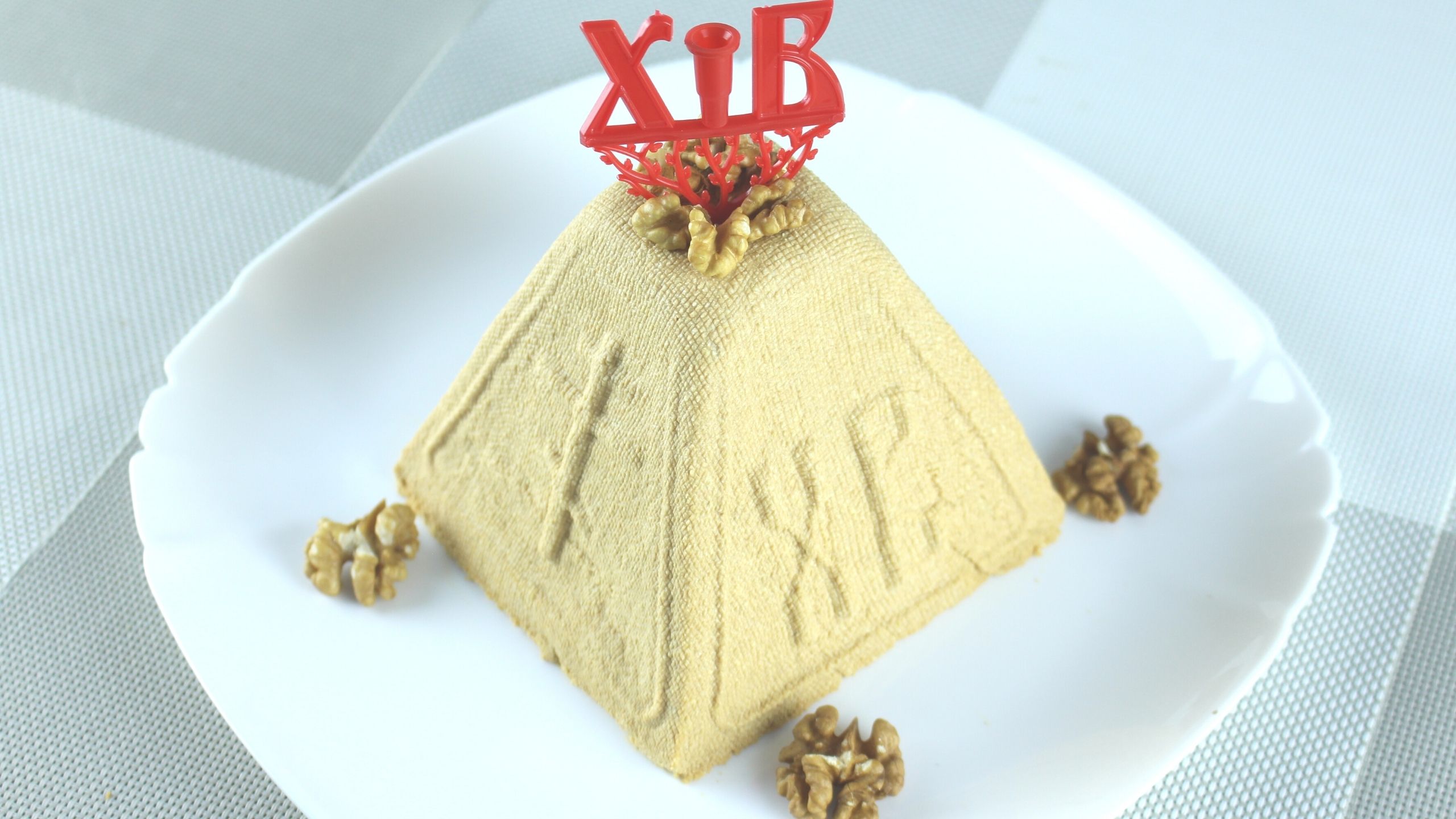 ТВОРОЖНАЯ ПАСХА с вареной сгущенкой без яиц и выпечки ☆ КАРАМЕЛЬНАЯ ПАСХА с грецкими орехами смотреть онлайн