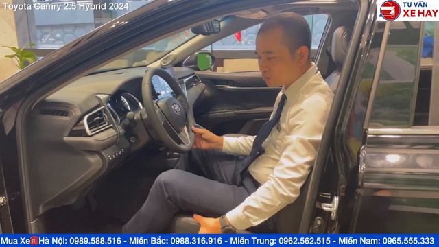Toyota Camry 2.5 Hybrid 2024 xả kho tháng 3/2024, giảm giá gần 60 triệu, xe xăng điện chỉ từ 400 tr смотреть онлайн