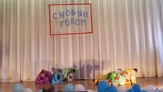 Амвросиевсая школа искусств встречает новый год 2017 хореографы смотреть онлайн