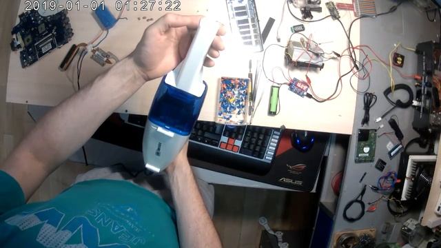 Автомобильный пылесос STARWIND CV 100