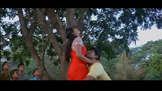 போதும் சின்ன பசங்க பாக்குராங்க கைய எடு... MADHUVUM MYTHILIYUM Tamil Movie Scene 09 смотреть онлайн