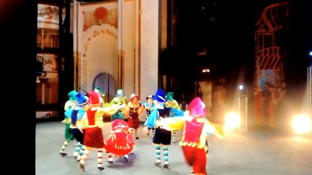 Весёлые гномы смотреть онлайн