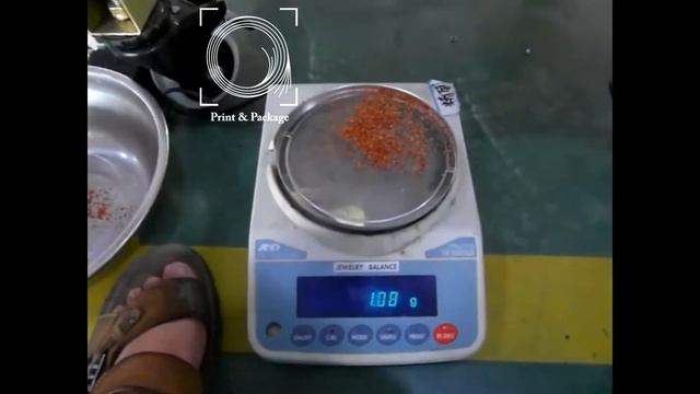 Фасовка специй по 1 грамму на четырех поточном линейном дозаторе Kenwei смотреть онлайн
