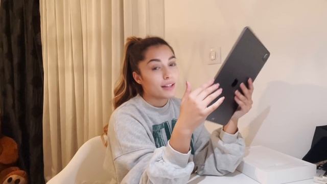 IPAD PRO 12.9 2020 UNBOXING + SES ACCESSOIRES II Alicia Ernkk #ipadprounboxing #appleunboxing смотреть онлайн