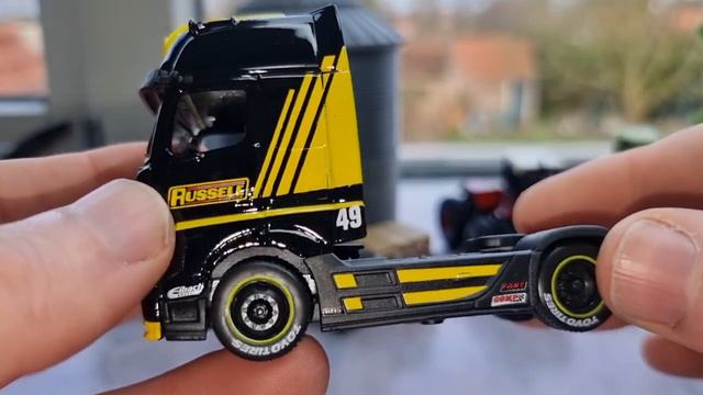Let's Have A Look At This Mercedes Benz Actros 1/64 #diecast #diecasteurope #truck