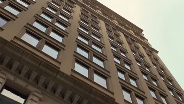 Этот чернокожий - владелец огромного бизнеса, но должен это скрывать от белых смотреть онлайн