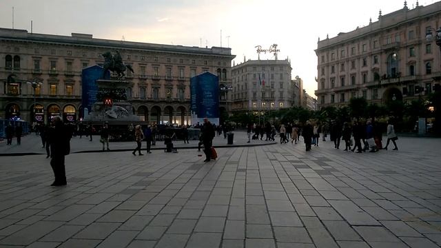 Милан. Площадь ДУОМО. Вечер смотреть онлайн